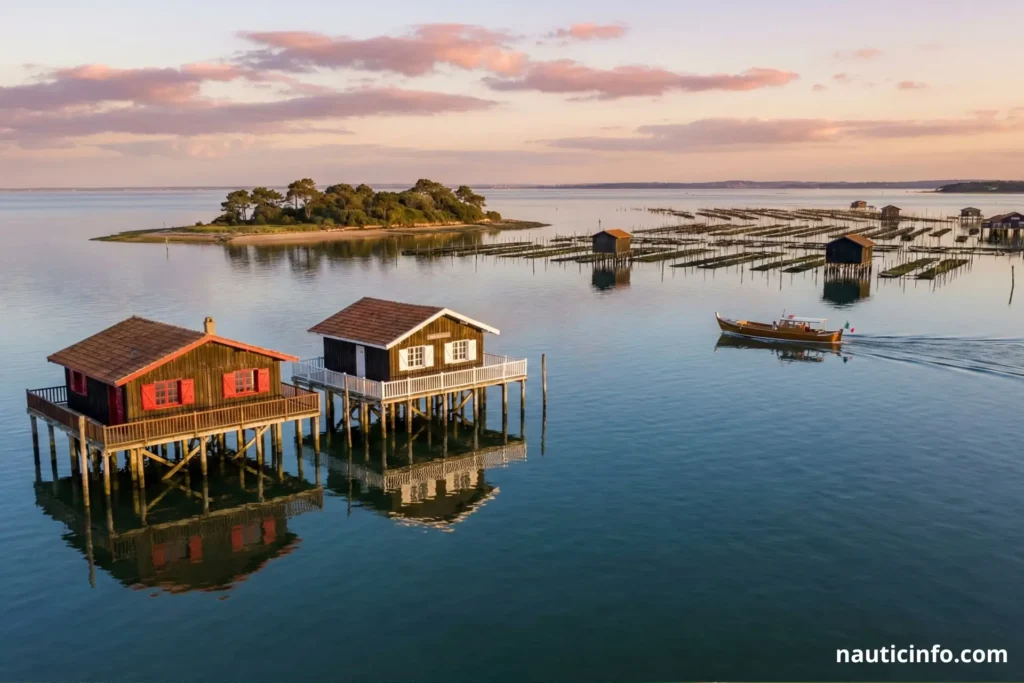 Navigating Arcachon Bay : The Icons – Les Cabanes Tchanquées