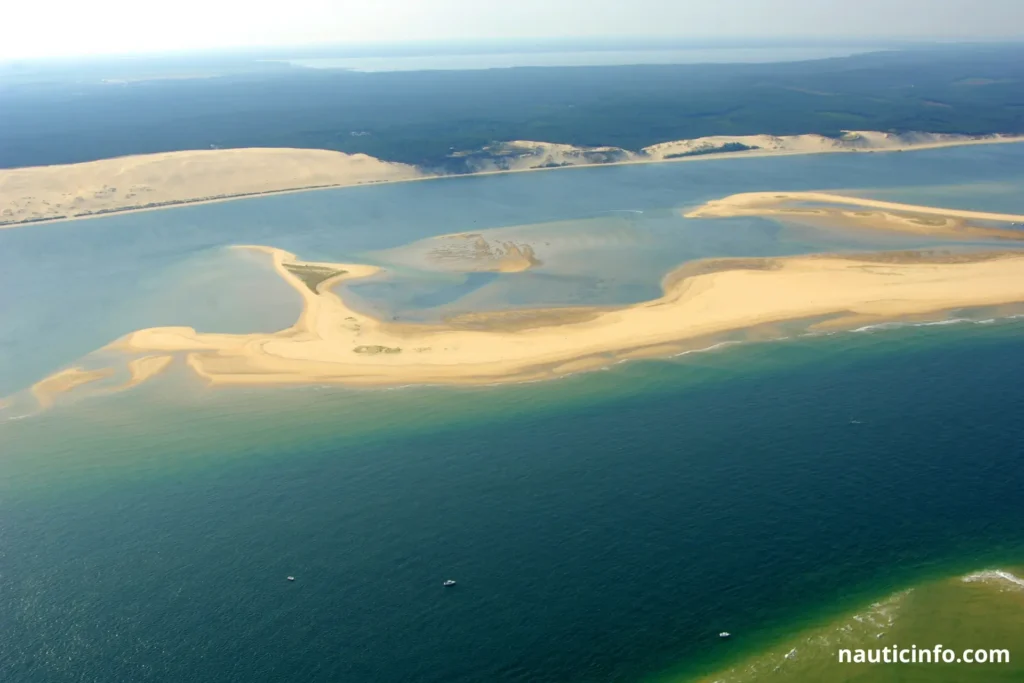 Navigating Arcachon Bay